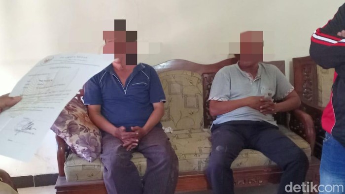 Dua pelaku penipuan di Blitar modus jual mebel saat ditangkap