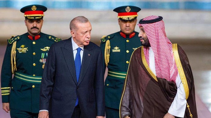 Saudi Arabias Crown Prince Mohammed bin Salman meets Turkish President Tayyip Erdogan in Jeddah, Saudi Arabia, July 17, 2023. Saudi Press Agency/Handout via REUTERS