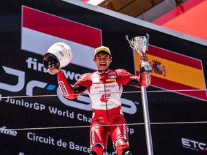Saat Siswa Purworejo Bawa Merah Putih Kokoh di Podium Junior GP Catalunya