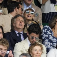 Dalton disebut sempat mengunjungi Ariana ke lokasi syuting Wicked di London sebagai upaya terakhir untuk menyelamatkan bahtera rumah tangga. Kendati demikian, keputusan mereka tetap berujung pada perceraian. Di Wimbledon 2023, Ariana tetap menikmati keseruan laga final tersebut meski pernikahannya berada di ujung tanduk. (Foto: AP Photo/Kirsty Wigglesworth)