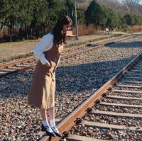 Gaya keseharian Yoona mirip dengan Cheon Sa-Rang yang suka tampil kasual. Namun penampilannya tetap stylish. Foto: Instagram @yoona_lim