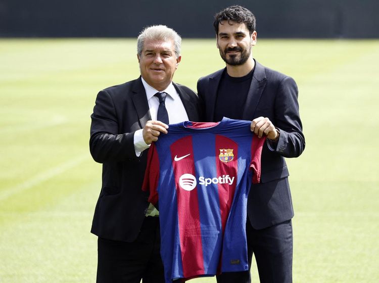 Ilkay Guendogan Resmi Berseragam Barcelona
