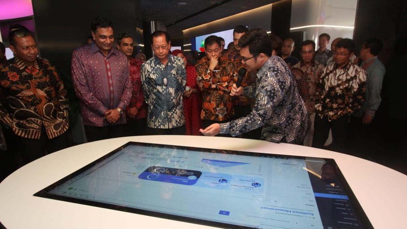 Indosat Ooredoo Hutcison meresmikan Indosat Marvelous Xperience Center (MXC). MXC jadi ruang pameran teknologi ter-update yang menginspirasi masyarakat.