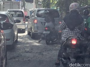 Warga Keluhkan Kerusakan Jalan di Tangsel Ini: Padahal Bayar Pajak