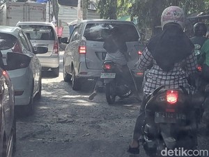 Warga Keluhkan Kerusakan Jalan di Tangsel Ini: Padahal Bayar Pajak
