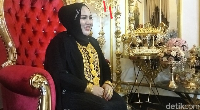 Polda Sulawesi Selatan (Sulsel) saat ini sudah menetapkan Mira Hayati bersama dua bos skincare lainnya menjadi tersangka kasus peredaran skincare mengandung merkuri di Kota Makassar. Foto: detikSulsel/Reinhard Soplantila