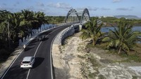 Saat ini Pemprov Jawa Barat telah memperbaiki dan membangun jalan baru atau jalan lintas pantai sepanjang 1.150 kilometer yang menghubungkan Pantai Pangandaran dengan Pantai Madasari, untuk menunjang sektor pariwisata. 