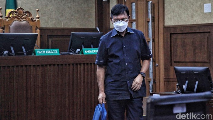 Johnny G Plate Jalani Sidang Lanjutan Terdakwa mantan Menteri Komunikasi dan Informatika Johnny G Plate mengikuti sidang lanjutan kasus dugaan korupsi penyediaan infrastruktur base transceiver station (BTS) 4G dan infrastruktur pendukung paket 1,2,3,4 dan 5 dari BAKTI Kemenkominfo tahun 2020 - 2022 di Pengadilan Negeri Tipikor, Jakarta, Selasa (18/7/2023). Agenda sidang berupa putusan sela. Majelis hakim menyatakan eksepsi terdakwa ditolak dan memerintahkan jaksa untuk melanjutkan ke agenda pembuktian.