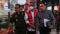 Dalam perkara ini, sebelumnya Kejagung sudah menjerat 4 tersangka lain, yaitu HW selaku General Manajer PT Antam UPBN Konawe Utara; AA selaku Direktur PT Kabaena Kromit Pratama; OS selaku Direktur PT LAM; dan GAS selaku Pelaksana Lapangan PT LAM.