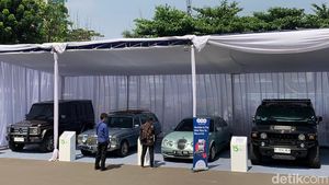 Potret Alphard hingga Mercy Dilelang, Ada yang Seratusan Juta!
