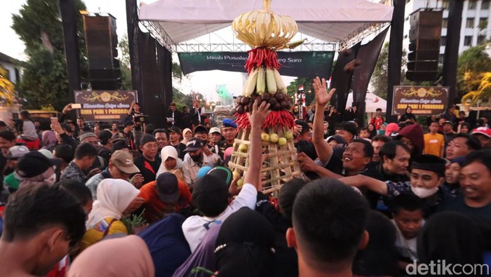 kirab pusaka ponorogo