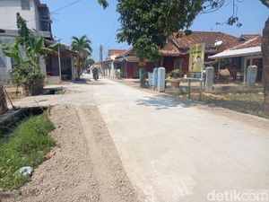 Kondisi Jalan di Subang yang Sempat Tuai Perdebatan Warga Vs Bu Kades