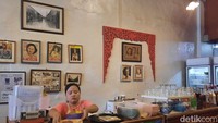 Restoran ini memang legendaris karena menunya yang enak dan interior khas China Peranakan yang kental. Foto: Putu Intan/detikcom
