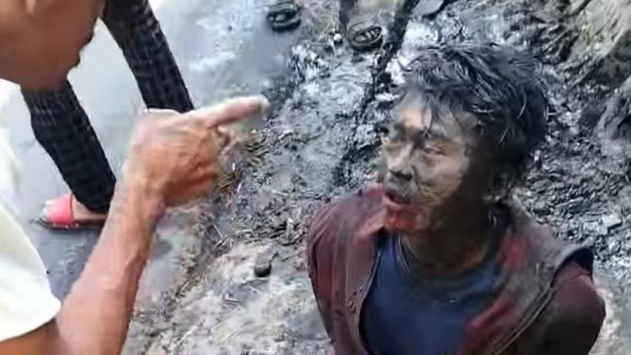 Maling tabung gas tercebur got hingga mandi lumpur di Bekasi.