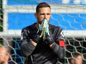 Pukulan Kiper yang Bikin Pemuda 22 Tahun Dibawa ke RS
