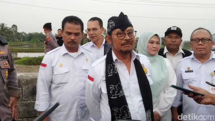 Mentan Syahrul Yasin Limpo menghadiri acara percepatan tanam padi antisipasi dampak Iklim El Nino. (Dok Aris Rivaldo/detikcom)