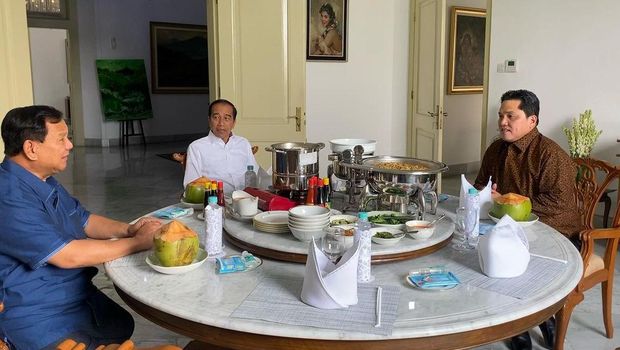 Menteri Pertahanan RI Prabowo Subianto mengunggah momen pertemuan dengan Presiden Joko Widodo (Jokowi) dan Menteri BUMN Erick Thohir. (dok. IG Prabowo).