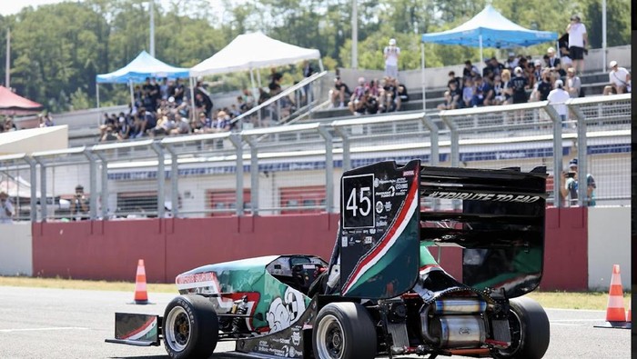 Mobil Formula Bimasakti UGM sabet penghargaan di Italia. Foto diunggah Selasa (18/7/2023).