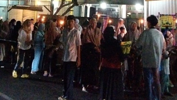 Pawai obor di Ciracas, Jakarta Timur pada Selasa (18/7/2023)