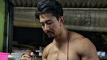 10 Aksi Pelayan Kekar Berpakaian Seksi di Thailand yang Bikin Salfok