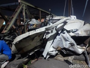 Paniknya Penumpang Lihat Lidah Api Muncul Usai KA Tabrak Truk di Semarang