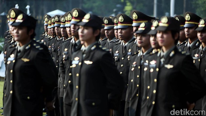 Akpol adalah singkatan dari Akademi Kepolisian, sedangkan Akmil memiliki kepanjangan Akademi Militer. Simak info selengkapnya soal perbedaan Akpol dan Akmil.