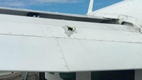 Pesawat tersebut diawaki oleh Pilot M Farhan F dan Kopilot Wahyu. Tak ada korban akibat insiden penembakan itu. (dok Polda Papua)