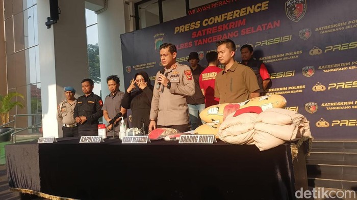 Polres Tangsel merilis kasus suami KDRT istri hamil di Serpong.