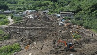 Hampir 200 rumah dan sekitar 150 jalan rusak atau hancur di seluruh negeri, sementara 28.607 orang tanpa listrik selama beberapa hari terakhir, kata Kementerian Dalam Negeri dan Keselamatan dalam sebuah laporan. AP/Kim Dong-min  