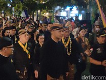 Terpopuler: Pria Berkebaya Saat Kirab 1 Suro, Mangkunegaran Tidak Beri Izin
