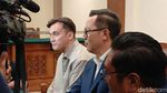 Momen Lady Nayoan dan Rendy Kjaernett Hadiri Sidang Perdana Cerai