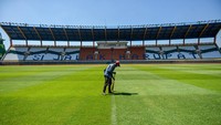 Renovasi dilakukan pada kursi, rumput, hingga akses masuk. Total anggarannya sebesar Rp 155,17 miliar. Dengan masa pelaksanaan renovasi sejak Januari 2023-Juni 2023.