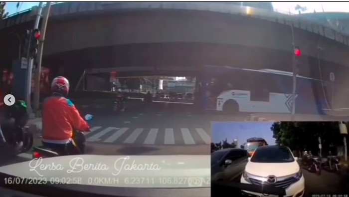 Rombongan moge terobos lampu merah di Kuningan, Jakarta Selatan