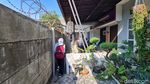 Tinggal di Cluster Rasa Gang Potret Akses Rumah di Bekasi Ditembok Beton