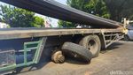 Penampakan Truk Melintang di Tebet Pemicu Kemacetan Pagi Ini