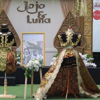 Dikutip dari CNN Indonesia, sepasang anjing yang pernikahannya viral ini diketahui bernama Jojo dan Luna. Pernikahan sepasang anjing ini disebut menghabiskan biaya Rp 200 juta. Namun semua biaya pernikahan anjing tersebut sebagian besar sudah ditanggung sponsor. Foto: Copyright Foto: (CNN Indonesia/Safir Makki).