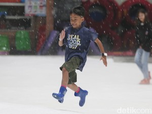 Rasakan Keajaiban Musim Dingin Setiap Hari, Ayo Liburan di Trans Snow World!