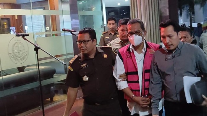 Kejagung menetapkan Windu Aji Sutanto tersangka kasus korupsi KSO PT Antam. Windu langsung ditahan Kejagung.