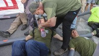 Para demonstran menyuarakan agar RUU itu dibatalkan, mereka juga menegaskan akan terus melakukan pembangkangan tanpa kekerasan. 