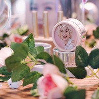 Dalam kolaborasi Roona Lashter x Astaririri kali ini menghadirkan produk baru yaitu Lashter dengan bahan yang terbuat dari Mink Eco Lash (Ecological Mink), yaitu bulu khusus yang bisa membuat mata menjadi jauh lebih indah dan terlihat lebih natural.