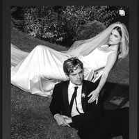 Barbara Palvin mengenakan gaun pengantin rancangan Vivienne Westwood di hari pernikahannya. Gaun tersebut membuatnya merasa seperti princess. Foto: Dok. Instagram @realbarbarapalvin