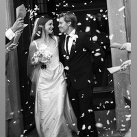 Pernikahan Barbara Palvin dan Dylan Sprouse digelar pada 15 Juli 2023. Barbara menikah dengan Dylan di kampung halamannya, Hungaria. Foto: Dok. Instagram @realbarbarapalvin