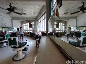 Shin Hua, Barbershop 112 Tahun di Surabaya yang Tak Mekar Seperti Namanya