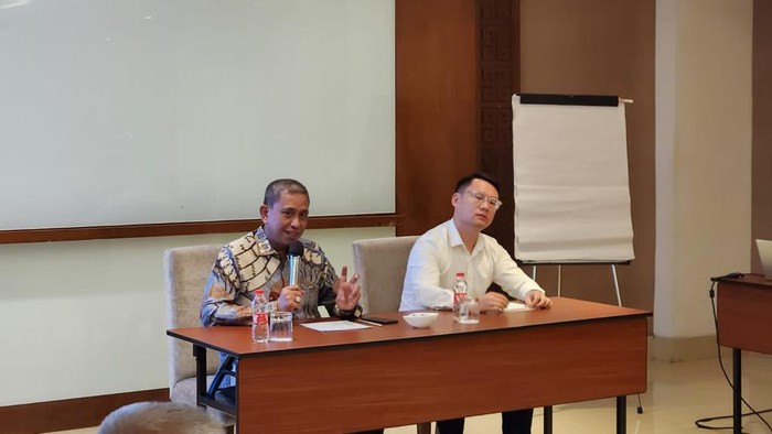 Bupati Wajo Amran Mahmud saat mempresentasikan rencana pembangunan PLTB.