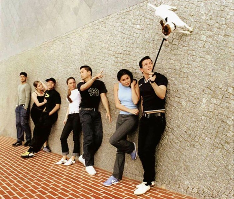 Deretan Foto Super Membingungkan, Melawan Hukum Gravitasi Newton? Terkadang beda sudut pengembalian gambar, bisa memberikan pengertian berbeda dari makna sebenarnya. Beberapa contohnya seperti deretan foto berikut ini.