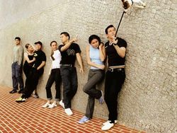 Aneka Foto Aneh Seperti Melawan Hukum Gravitasi