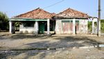 Potret Desa Pantai Bahagia yang Tak Seindah Namanya