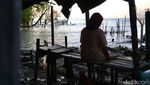 Potret Desa Pantai Bahagia yang Tak Seindah Namanya