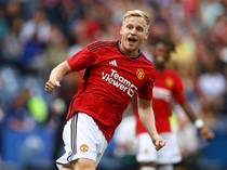 Donny van de Beek yang Kehilangan Tempat di MU