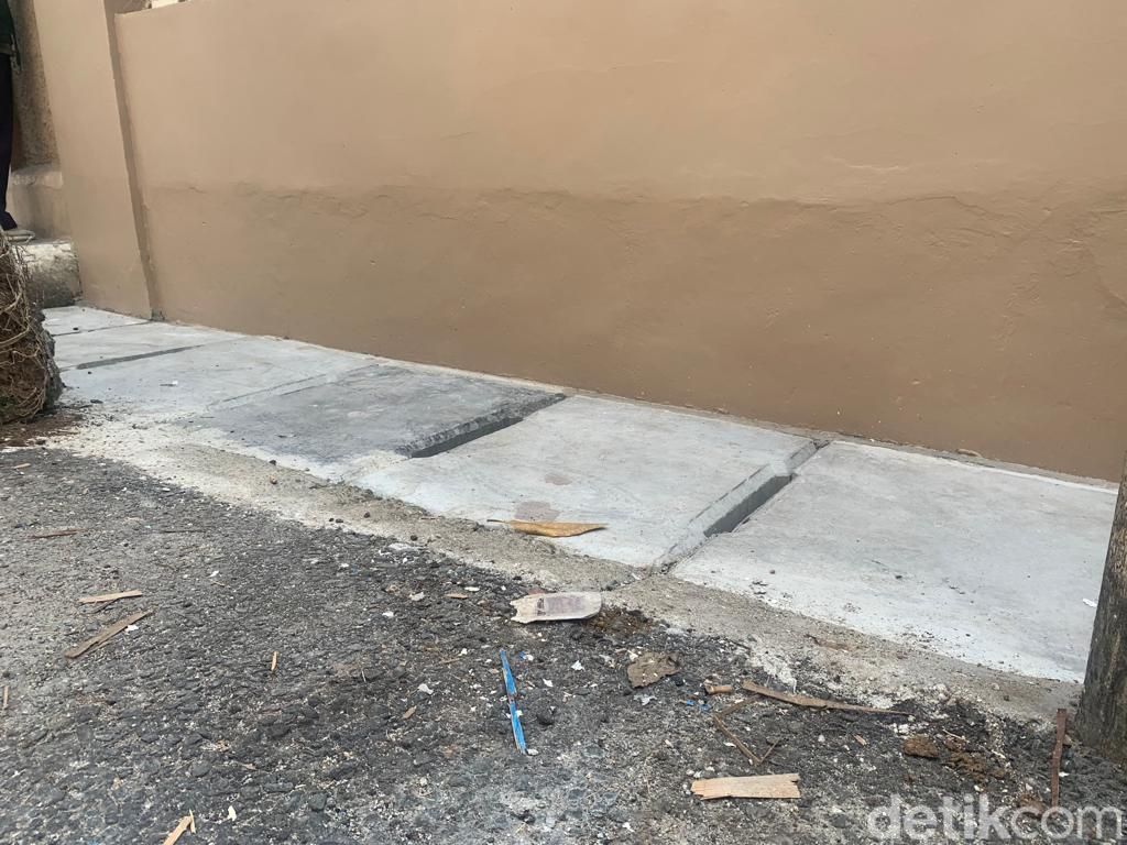 Got di Cikoko, Pancoran, Jakarta Selatan, 19 Juli 2023. Got ini semula tercemar limbah kotoran sapi dari peternakan setempat. (Mulia Budi/detikcom)